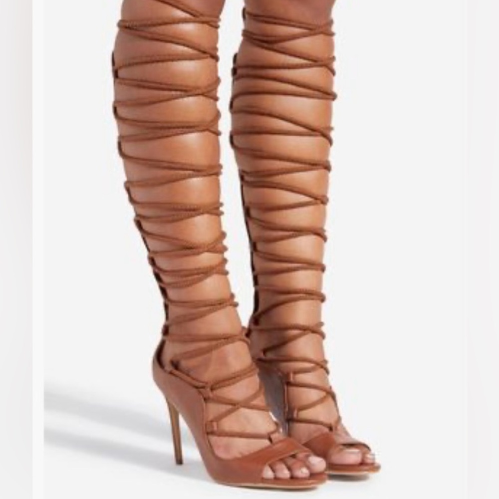 Brand New. Says size 7 but fits like a 6.5